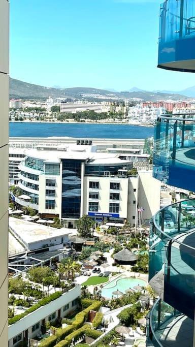 גיברלטר Ocean Village High Floor Luxury Modern Apartment מראה חיצוני תמונה
