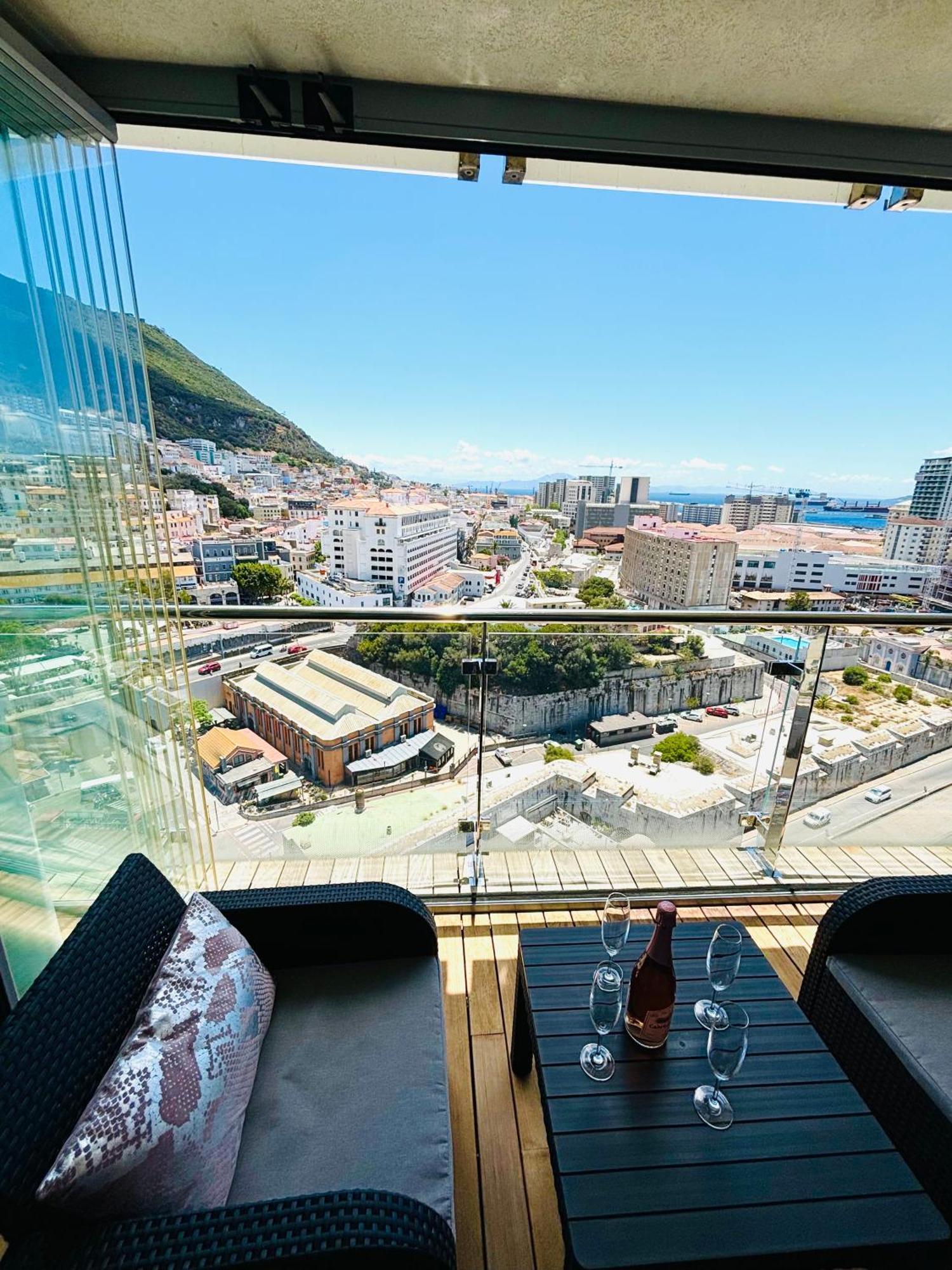גיברלטר Ocean Village High Floor Luxury Modern Apartment מראה חיצוני תמונה