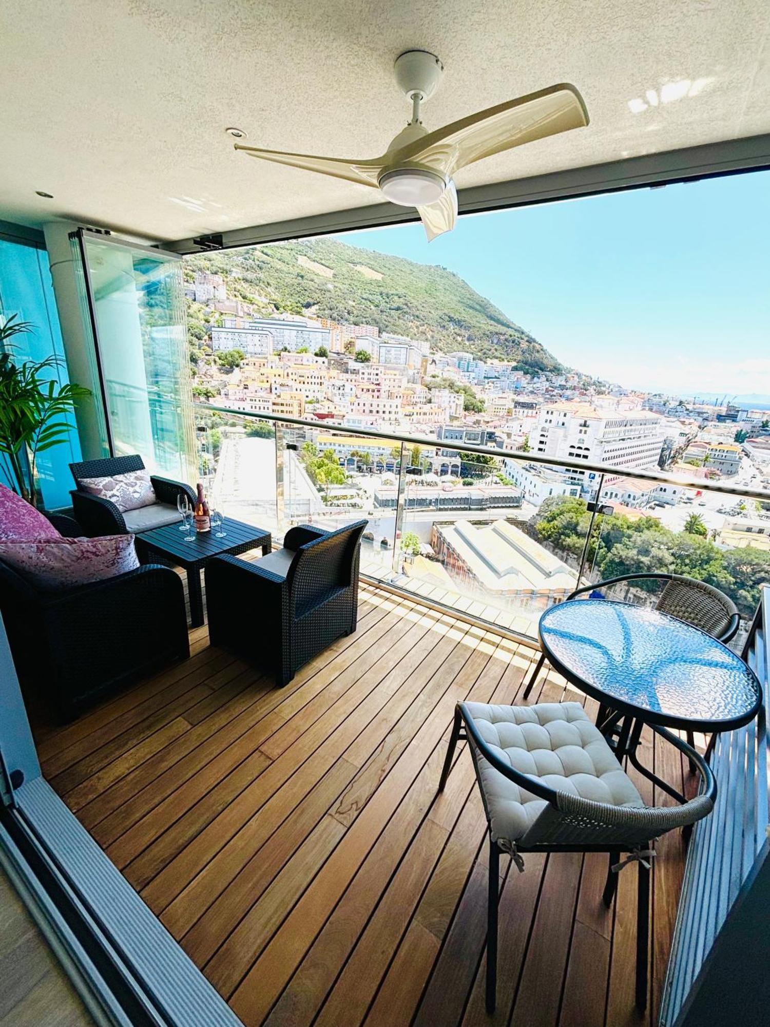 גיברלטר Ocean Village High Floor Luxury Modern Apartment מראה חיצוני תמונה