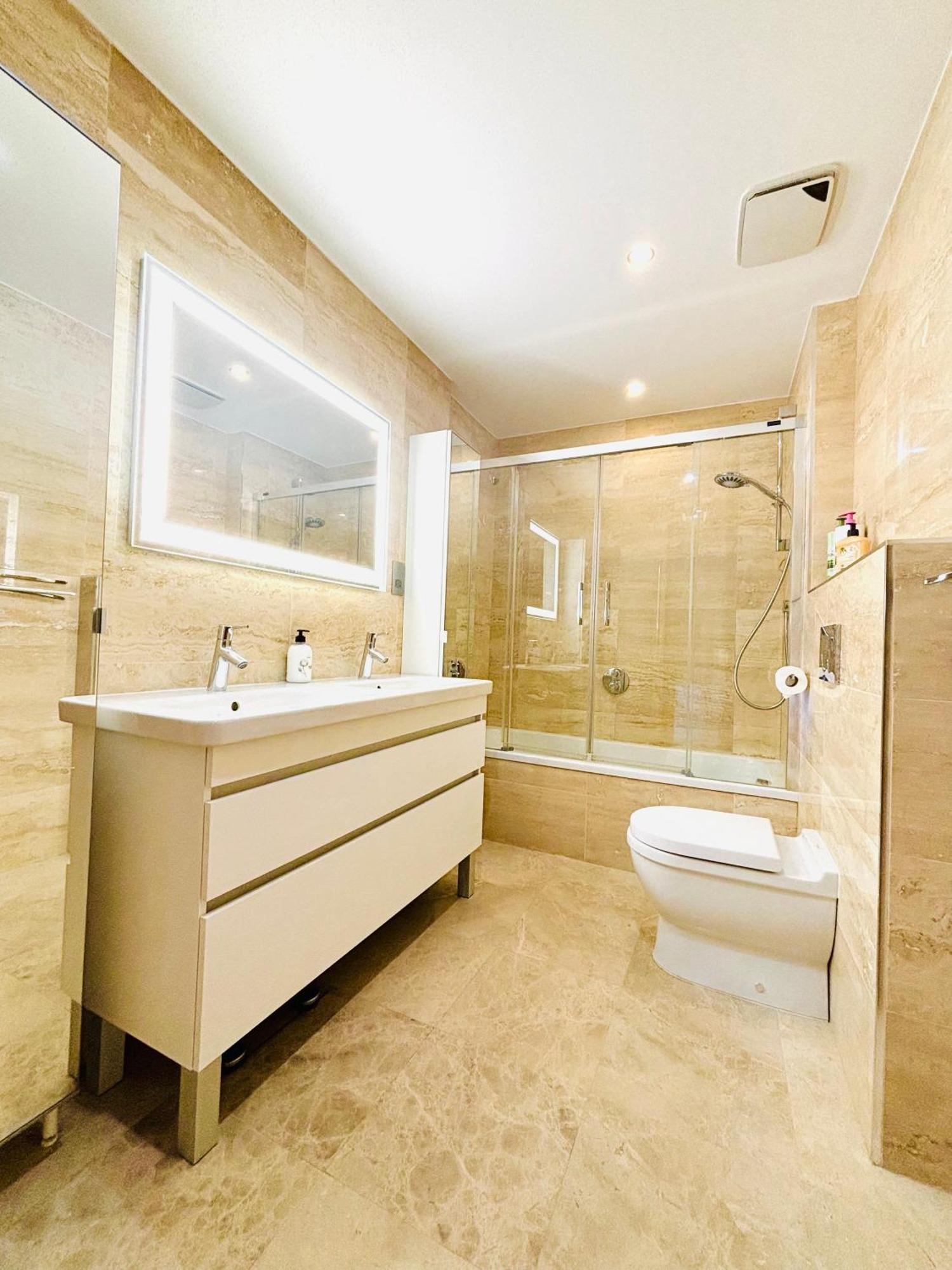 גיברלטר Ocean Village High Floor Luxury Modern Apartment מראה חיצוני תמונה